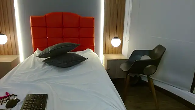 LiaMonroee_'s cam snapshot