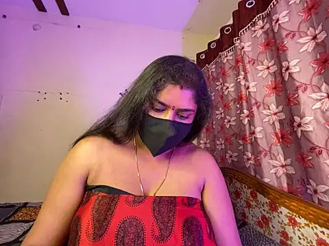 LouleyRanii live sex cam