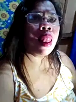 Huge_mama69 live sex cam