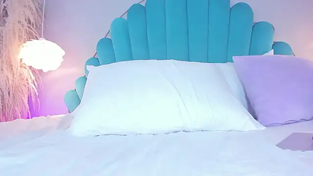 AlassiaHocthner's cam snapshot