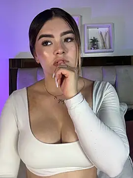 emmy_r's cam snapshot