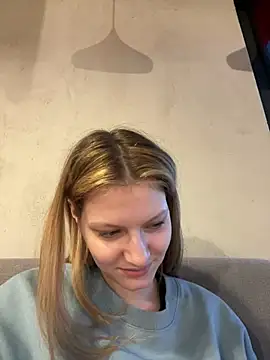 MaryHiggins live sex cam