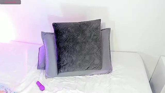 LeylaWoods's cam snapshot