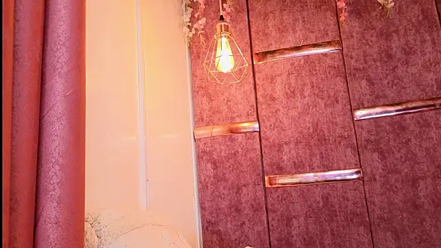 maddy1y_'s cam snapshot