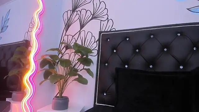 Sweet_Ariadna_'s cam snapshot