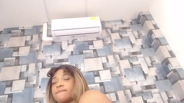 angel_dthroatt's cam snapshot