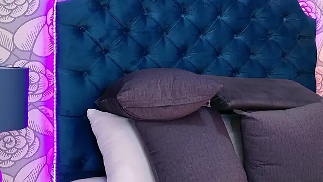 TaniaBlaze's cam snapshot