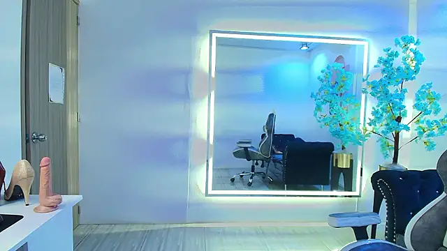 Madame_scarlett's cam snapshot