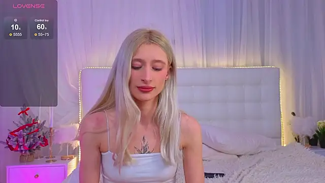 Monica_Leen's cam snapshot