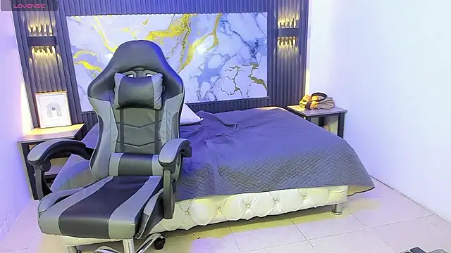 Dark_Desiree18's cam snapshot