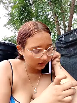 young_dairy01's cam snapshot