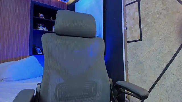 AlliceCopper's cam snapshot