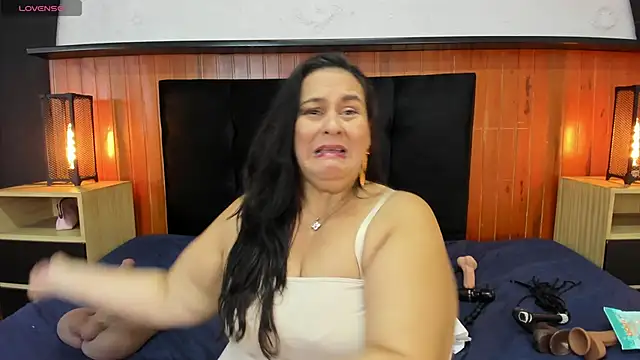 Sharlotte_BBW_'s cam snapshot