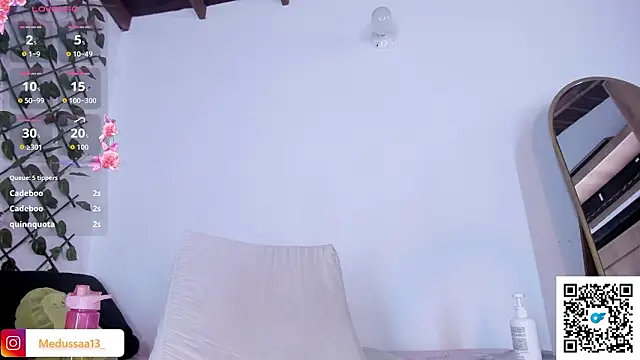 medussa13_'s cam snapshot