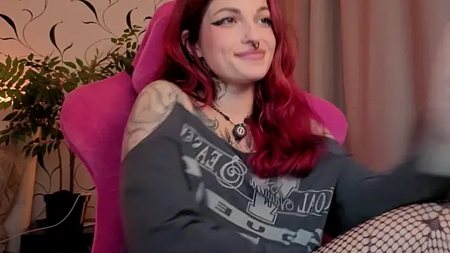 BratzieDarsie's cam snapshot