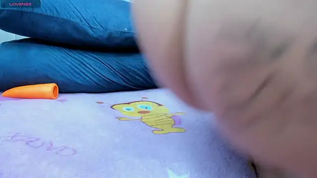 messy_saray's cam snapshot