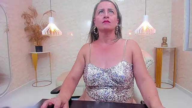 LaddyMilf's cam snapshot