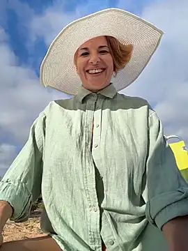 Selvaggia_official83's cam snapshot