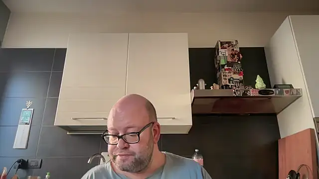 theitalianbear's cam snapshot