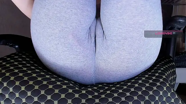 Cameltoe_squirt_inPants's cam snapshot