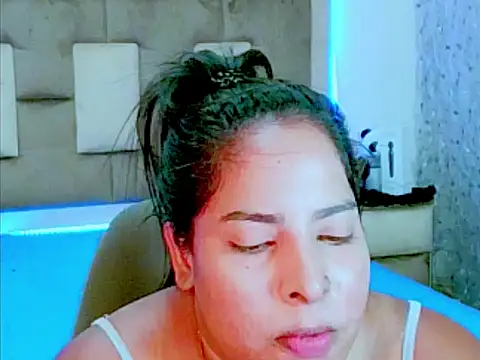 indiantopaz694u's cam snapshot