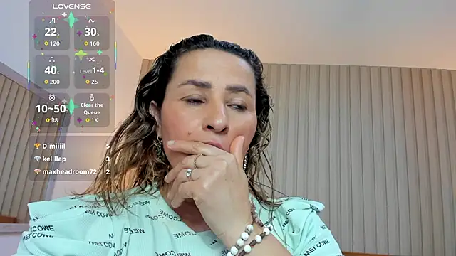 luciana_ballesteros_'s cam snapshot