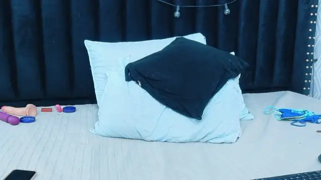 colombiamommy's cam snapshot