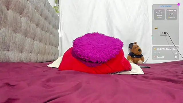 emi_henao's cam snapshot