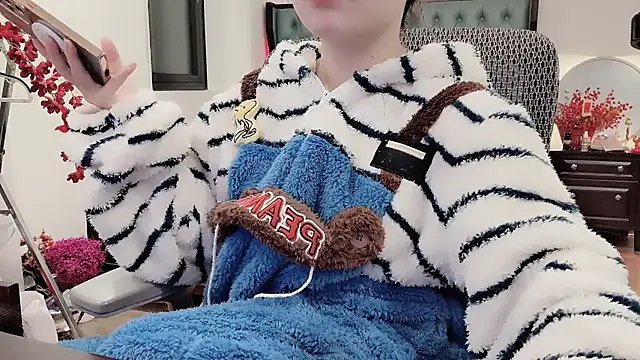 Caryln-Bun's cam snapshot