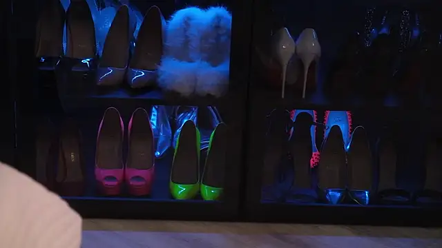 Rikka_Moore's cam snapshot