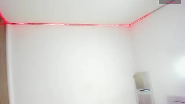 YUSELFI_ROSS_'s cam snapshot