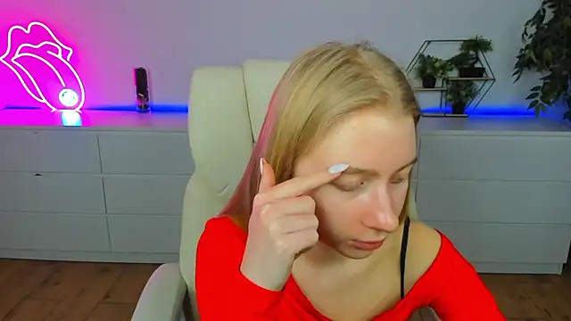 Alina_Blonde's cam snapshot