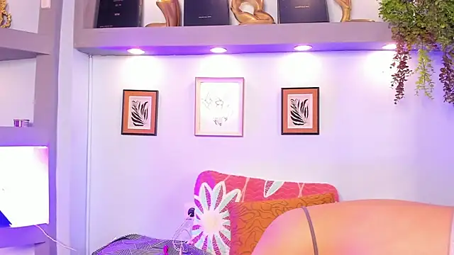 Alana_Martinez_'s cam snapshot