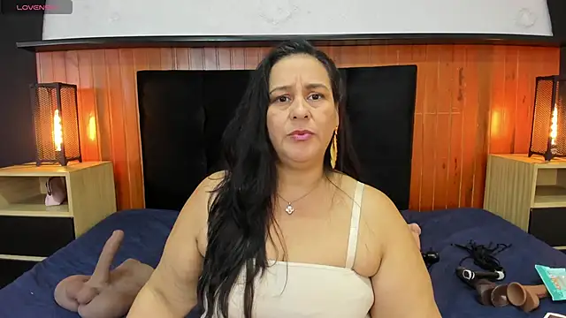 Sharlotte_BBW_'s cam snapshot