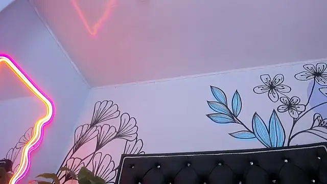 Sweet_Ariadna_'s cam snapshot