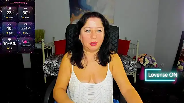 Julia_Dean's cam snapshot