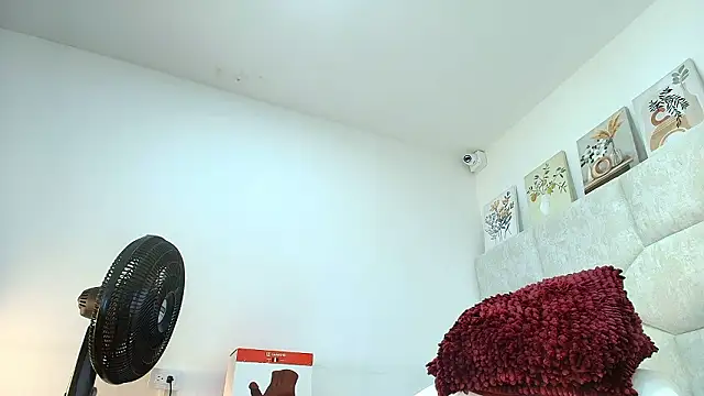 elizawiliamst's cam snapshot