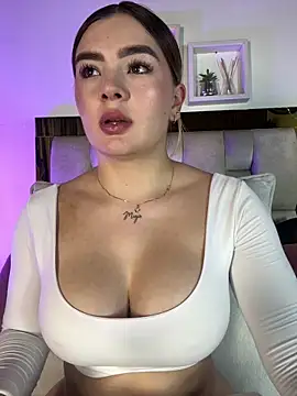 emmy_r's cam snapshot