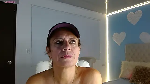 channelsmith_55's cam snapshot