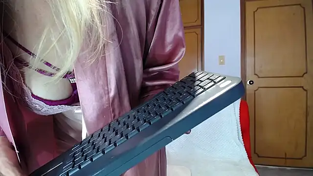 sophia_ny's cam snapshot