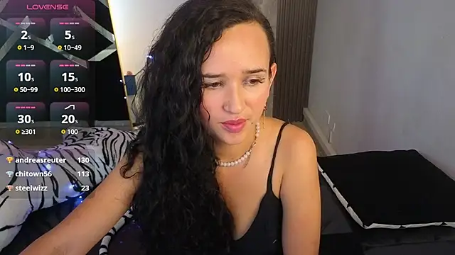 bella_vibess_s's cam snapshot