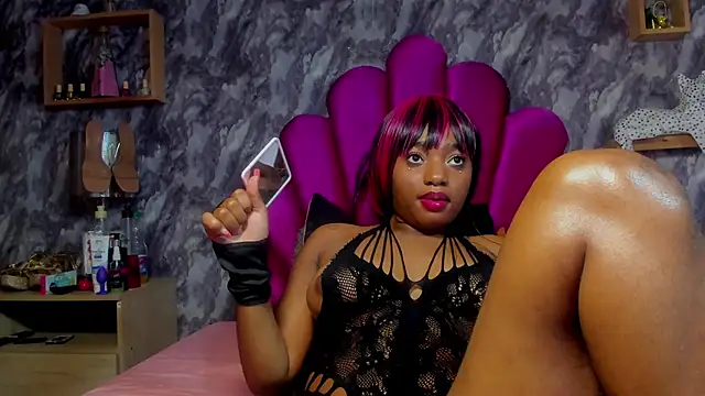 EMMAPARISS's cam snapshot