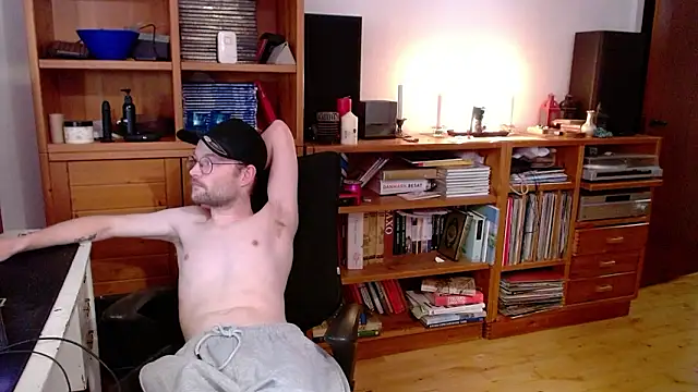 _whoisthatguy_'s cam snapshot