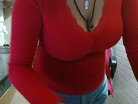 LovingPihu's cam snapshot