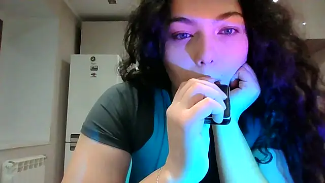 Dianasi's cam snapshot