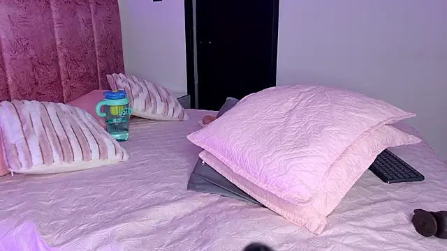 kendal_rossi's cam snapshot