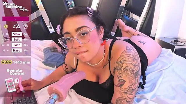 antonelllepiercee's cam snapshot