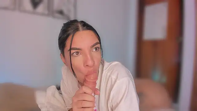 777AylinZ's cam snapshot