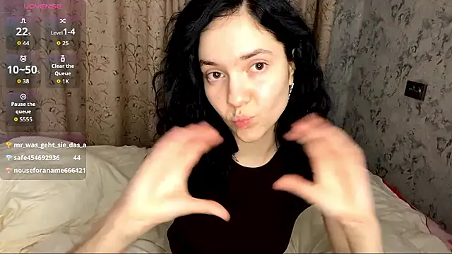 LorrieWilcinski's cam snapshot