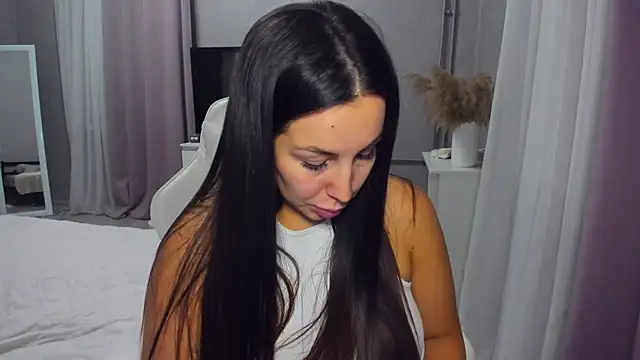 AvisFlowers's cam snapshot